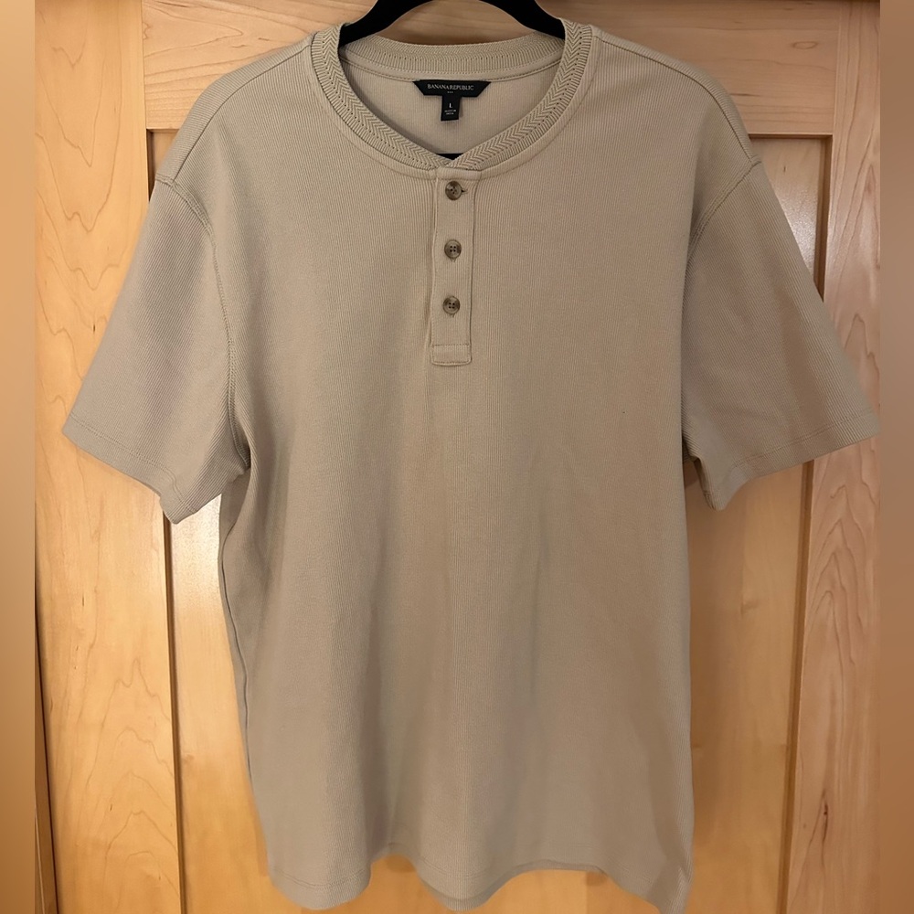 Banana Republic Men's Tan Henley Shirt